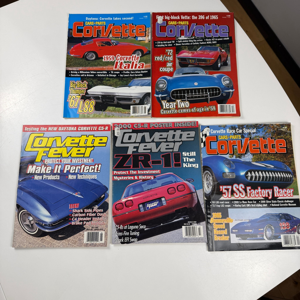 Magazine Lot, 2 "Corvette Fever" and 3 "Cars & Parts Corvette" 1999-2000 issues